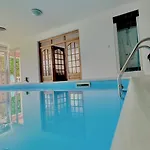 5 Haloszobas Wellness Vip House - Privat Medence 시오포크