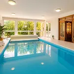 Willa Siofok Villa With Indoor Pool And Sauna *