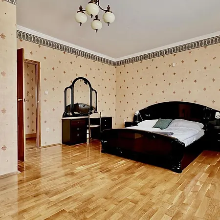 5 Haloszobas Wellness Vip House - Privat Medence Villa *