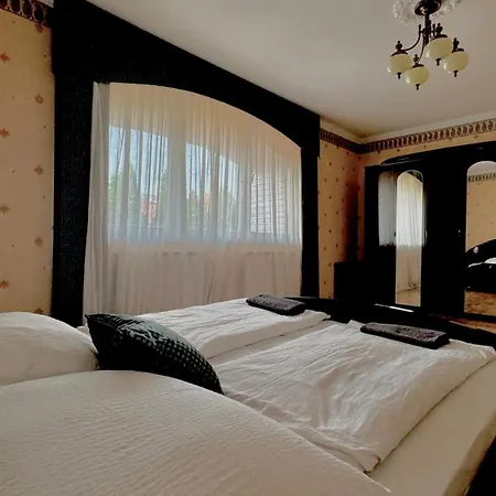 Βίλα 5 Haloszobas Wellness Vip House - Privat Medence *