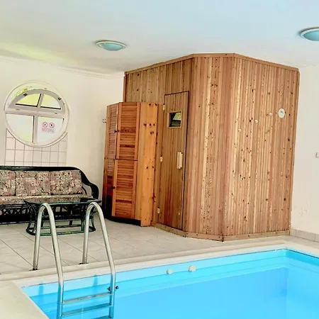 5 Haloszobas Wellness Vip House - Privat Medence *