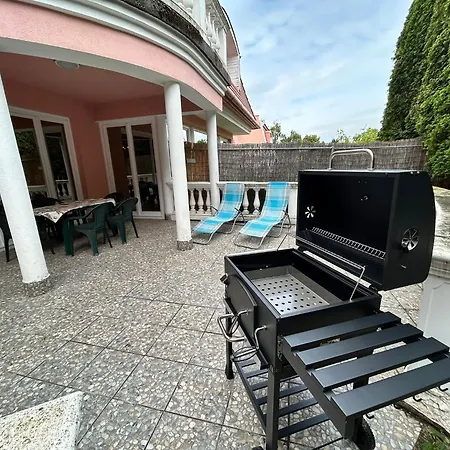 Villa 5 Haloszobas Wellness Vip House - Privat Medence *