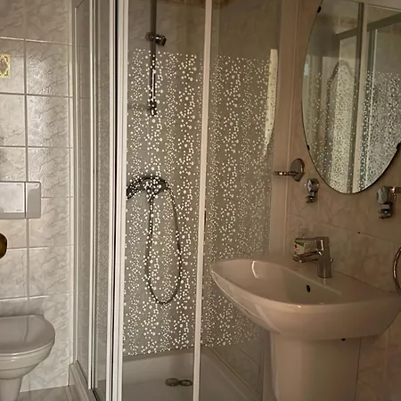 5 Haloszobas Wellness Vip House - Privat Medence Βίλα