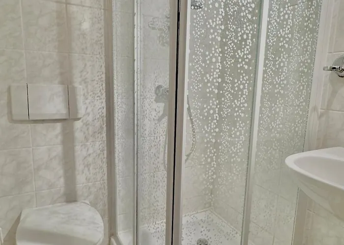 5 Haloszobas Wellness Vip House - Privat Medence