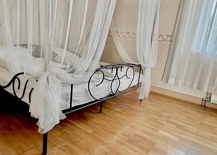 5 Haloszobas Wellness Vip House - Privat Medence Villa