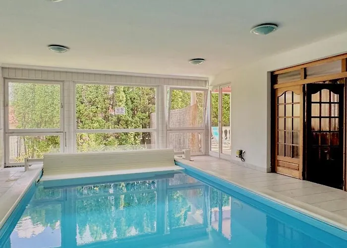 וילה 5 Haloszobas Wellness Vip House - Privat Medence שיופוק