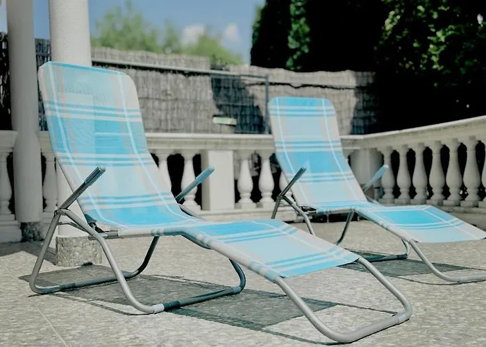 5 Haloszobas Wellness Vip House - Privat Medence Willa *