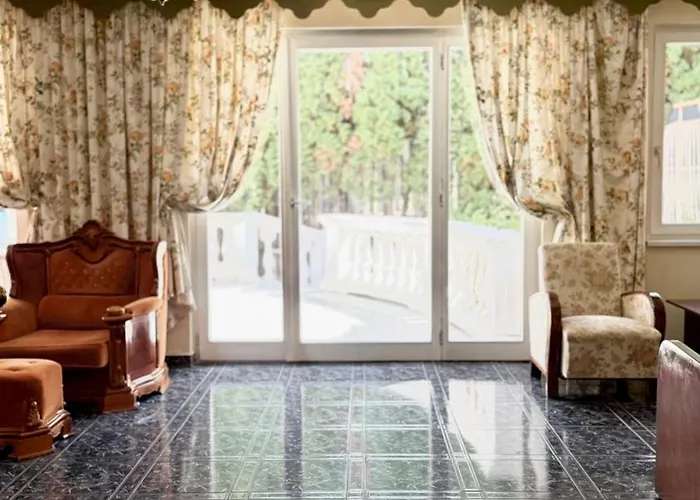 וילה 5 Haloszobas Wellness Vip House - Privat Medence שיופוק