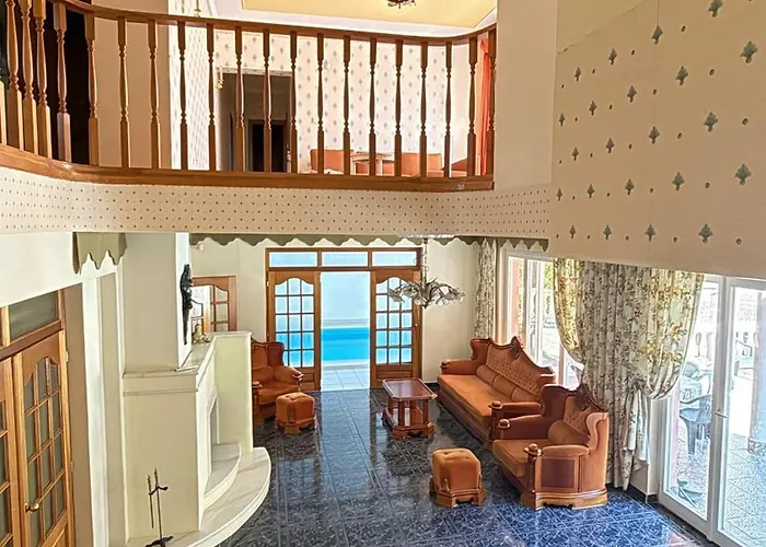 וילה 5 Haloszobas Wellness Vip House - Privat Medence