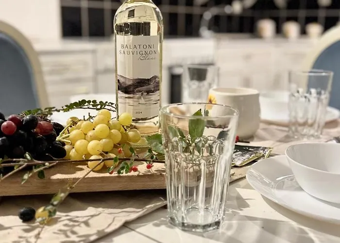 5 Haloszobas Wellness Vip House - Privat Medence שיופוק